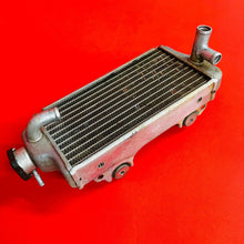 Load image into Gallery viewer, RMZ250 RADIATOR FILL SIDE CAP GENUINE OEM SUZUKI RMZ 250 (2007-2009)