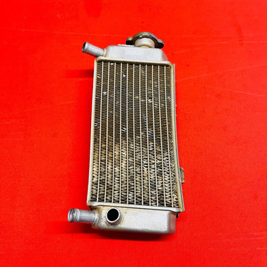 CRF250R RADIATOR RIGHT FILL SIDE + CAP GENUINE OEM HONDA CRF 250 R (2004-2008)