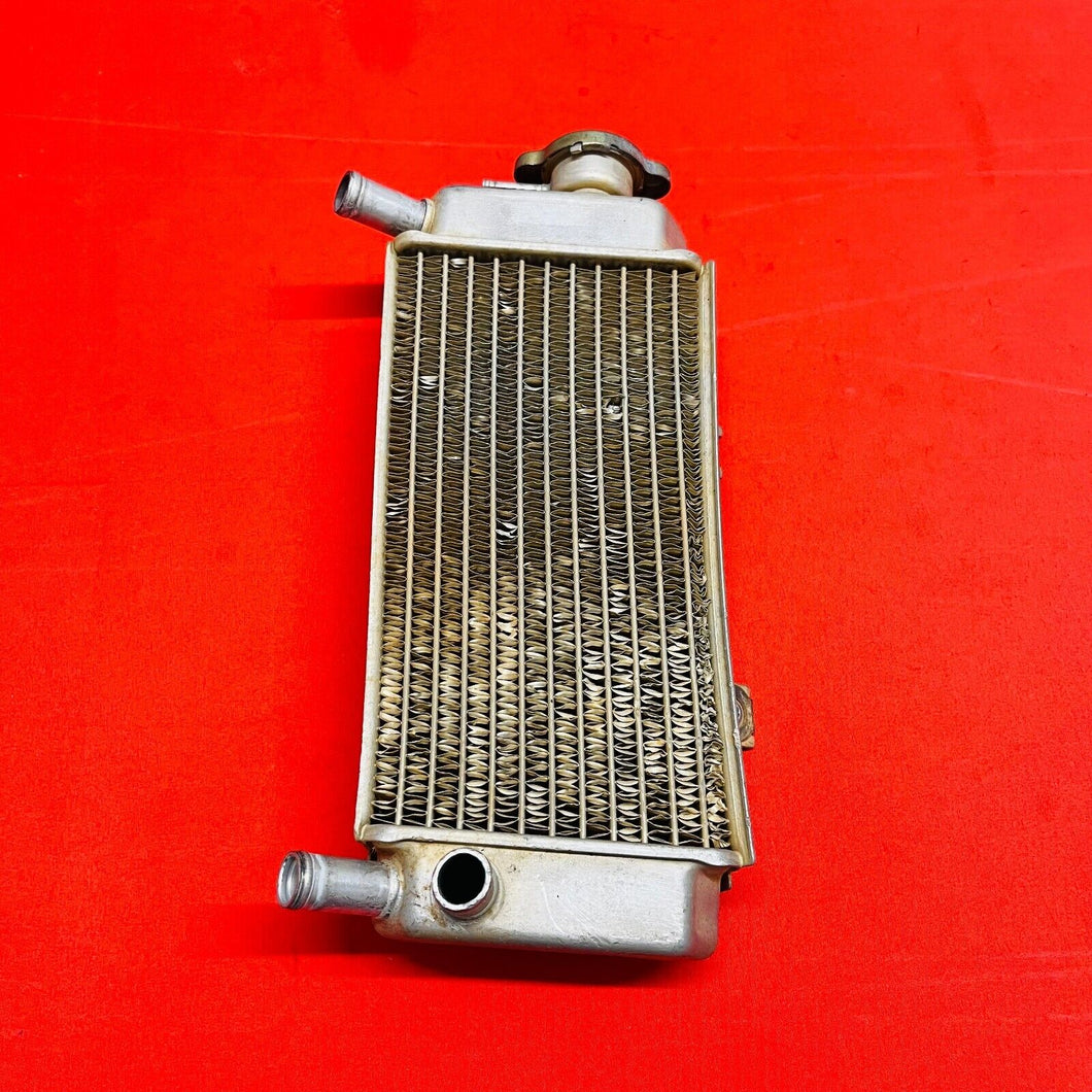 CRF250R RADIATOR RIGHT FILL SIDE + CAP GENUINE OEM HONDA CRF 250 R (2004-2008)