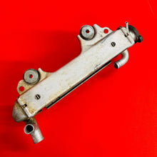 Load image into Gallery viewer, RMZ250 RADIATOR FILL SIDE CAP GENUINE OEM SUZUKI RMZ 250 (2007-2009)