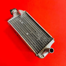 Load image into Gallery viewer, RMZ250 RADIATOR FILL SIDE CAP GENUINE OEM SUZUKI RMZ 250 (2007-2009)