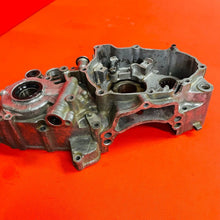 Load image into Gallery viewer, YZ400F CRANK CASE ENGINE CASES MATCHING GENUINE OEM YAMAHA WR YZ 400 F 1998-2000