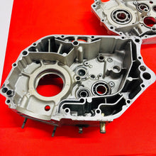 Load image into Gallery viewer, DRZ125 ENGINE CASES MATCHING CRANKCASE OEM GENUINE SUZUKI DR-Z DRZ 125 L (03-07)