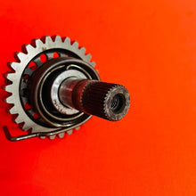 Load image into Gallery viewer, YZ400F KICK START SHAFT GEAR SPINDLE GENUINE OEM YAMAHA WR YZ 400 F (98-00)