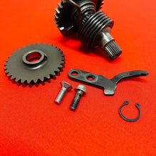 Load image into Gallery viewer, KX85 KICK START SHAFT STARTER GEAR SPINDLE OEM GENUINE KAWASAKI KX 85 100 (01-13