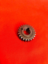 Load image into Gallery viewer, KX60 PRIMARY DRIVE GEAR CRANK OEM GENUINE KAWASAKI KX 60 RM