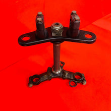 Load image into Gallery viewer, XR80 TRIPLE CLAMPS TREES ORIGINAL VINTAGE GENUINE OEM HONDA XR 80 (1979-1984)
