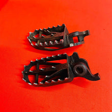 Load image into Gallery viewer, KX250F FOOT PEGS KIT SPRINGS NEW PINS GENUINE OEM KAWASAKI KX 250 F (2006-2008)
