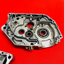 Load image into Gallery viewer, DRZ125 ENGINE CASES MATCHING CRANKCASE OEM GENUINE SUZUKI DR-Z DRZ 125 L (03-07)