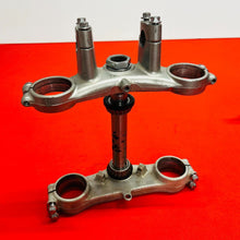 Load image into Gallery viewer, KX85 TRIPLE CLAMPS TREES OEM GENUINE KAWASAKI KX 85 100 (2001-2005)