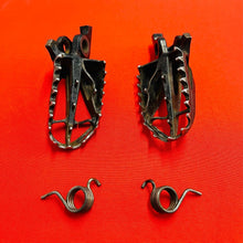 Load image into Gallery viewer, CRF250R FOOT PEGS LEFT RIGHT SPRINGS GENUINE OEM HONDA CRF 250 R (2004-2008)