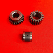 Load image into Gallery viewer, TTR50 PRIMARY DRIVE GEAR CRANK SHAFT SPACER GENUINE OEM YAMAHA TTR 50 E