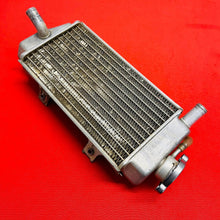 Load image into Gallery viewer, CRF450R RADIATOR RIGHT FILL SIDE WITH CAP GENUINE OEM HONDA CRF 450 R (04-08)