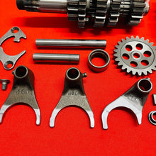 Load image into Gallery viewer, RMZ250 TRANSMISSION COMPLETE GEAR BOX GENUINE OEM SUZUKI RMZ 250 (2007-2009)