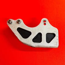 Load image into Gallery viewer, KTM200 CHAIN GUIDE GUARD GENUINE OEM KTM 200 E XC (1998-2003)