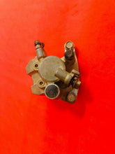 Load image into Gallery viewer, YAMAHA BLASTER FRONT BRAKE CALIPER OEM GENUINE YAMAHA YFS 200 YFS200