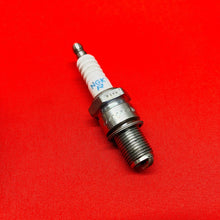 Load image into Gallery viewer, YZ250 CYLINDER HEAD CAP TOP END NEW SPARK PLUG GENUINE OEM YAMAHA YZ 250 (01-24)
