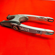 Load image into Gallery viewer, YZ250 SWING ARM SWINGARM GENUINE OEM YAMAHA YZ 250 (2002-2004)