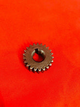 Load image into Gallery viewer, KX60 PRIMARY DRIVE GEAR CRANK OEM GENUINE KAWASAKI KX 60 RM
