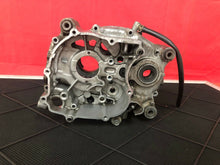 Load image into Gallery viewer, TTR90E ENGINE CASES CRANKCASE MOTOR OEM GENUINE YAMAHA TTR 90 (FITS ALL YEARS)