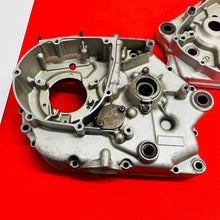Load image into Gallery viewer, DRZ125 ENGINE CASES MATCHING CRANKCASE OEM GENUINE SUZUKI DR-Z DRZ 125 L (03-07)
