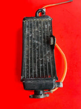 Load image into Gallery viewer, YZ125 RADIATOR RIGHT FILL SIDE AND CAP OEM GENUINE YAMAHA YZ 125 (1997-2001)