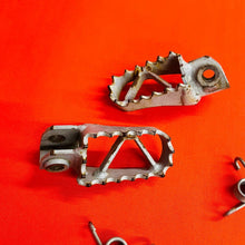Load image into Gallery viewer, KTM50 FOOT PEGS FOOTPEGS SPRINGS OEM GENUINE KTM 50 PRO SR LC SX (2002-2008)
