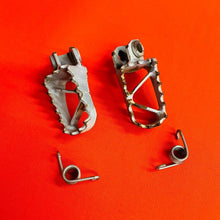 Load image into Gallery viewer, KTM50 FOOT PEGS FOOTPEGS SPRINGS OEM GENUINE KTM 50 PRO SR LC SX (2002-2008)