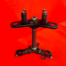 Load image into Gallery viewer, XR80 TRIPLE CLAMPS TREES ORIGINAL VINTAGE GENUINE OEM HONDA XR 80 (1979-1984)