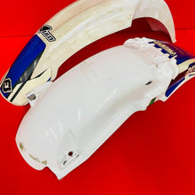 Load image into Gallery viewer, YZ250F WHITE FENDERS FRONT REAR PLASTICS GENUINE OEM YAMAHA YZ 250 F (01-02)