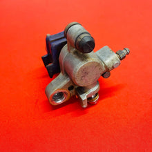 Load image into Gallery viewer, CRF450R REAR BRAKE CALIPER NEW PADS GENUINE OEM HONDA CRF 450 R (05-08)