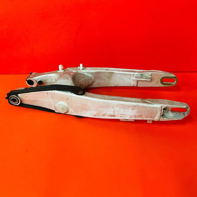 YZ400F SWING ARM SWINGARM GENUINE OEM YAMAHA WR YZ 400 F (1998-2000)