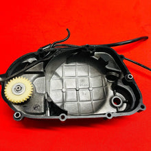 Load image into Gallery viewer, YAMAHA MX80 CLUTCH COVER CASE WITH OIL PUMP OEM GENUINE TY GT MX 80 (1974-1982)