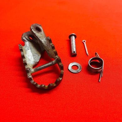 CRF250F RIGHT FOOT PEG PIN SPRING OEM GENUINE HONDA CRF 250 F (2019-2025)