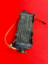 Load image into Gallery viewer, YZ125 RADIATOR RIGHT FILL SIDE AND CAP OEM GENUINE YAMAHA YZ 125 (1997-2001)