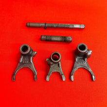 Load image into Gallery viewer, YZ80 TRANSMISSION SHIFT FORKS SHAFTS GENUINE OEM YAMAHA YZ 80 (1993-2001)