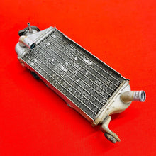 Load image into Gallery viewer, KX85 RADIATOR WITH CAP OEM GENUINE KAWASAKI KX 85 100 (2001-2013)