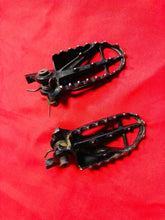 Load image into Gallery viewer, CRF450X FOOT PEGS COMPLETE FOOTPEGS SPRINGS PINS OEM HONDA CRF 450 X