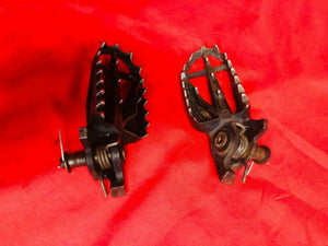 CRF450R FOOT PEGS FOOTPEGS RESTS OEM HONDA CRF 450 R