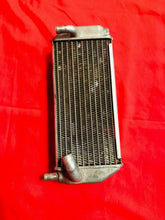 Load image into Gallery viewer, (01-07) RM125 RADIATOR LEFT NON FILL SIDE RAD OEM SUZUKI RM 125