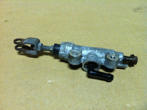 04 OEM SUZUKI RM85 RM100 RM 85 100 REAR BRAKE MASTER CYLINDER PUSH ROD