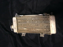 Load image into Gallery viewer, CRF250R RADIATOR RIGHT FILL SIDE RAD WITH CAP CRF 250 R OEM COMPLETE HONDA