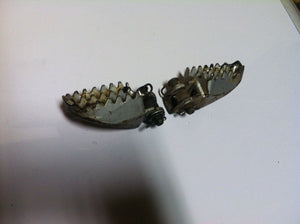 KX65 FOOTPEGS FOOT PEGS WITH SPRINGS PINS RM65 KX RM 65