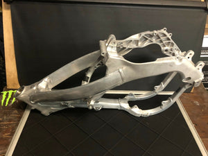 CRF250R FRAME CHASSIS 06 HONDA CRF 250 R