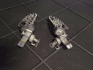 CR125 FOOTPEGS FOOT PEGS COMPLETE HONDA CR125R CR 125 R